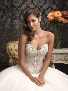 Allure Bridals '9017' size 6 new wedding dress front view close up on model