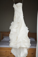 Load image into Gallery viewer, Vera Wang &#39;Erica&#39; size 0 used wedding dress front view on hanger
