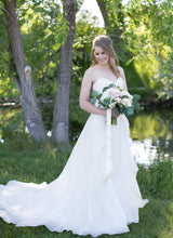 Load image into Gallery viewer, Watters &#39;Jordana&#39; wedding dress size-04 PREOWNED

