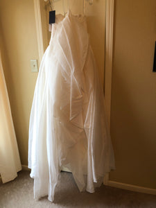 Vera Wang White 'VW351178' wedding dress size-10 NEW