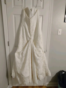 Oleg Cassini 'CRL277' wedding dress size-12 PREOWNED