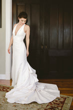Load image into Gallery viewer, Allison Webb &#39;Blair- Style # 4908&#39; wedding dress size-04 PREOWNED
