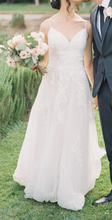 Load image into Gallery viewer, Allure Bridals &#39;N/A&#39; wedding dress size-02 PREOWNED
