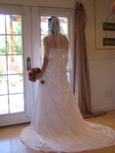 Load image into Gallery viewer, David&#39;s Bridal A-Line Gown With Lace Up Corset
