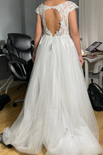 Load image into Gallery viewer, Galina Signature &#39;SWG862&#39; wedding dress size-06 PREOWNED
