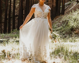 Flora Bridal 'Monique' wedding dress size-06 PREOWNED