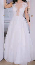 Load image into Gallery viewer, Ines Di Santo &#39;Aria/11950X&#39; wedding dress size-04 PREOWNED
