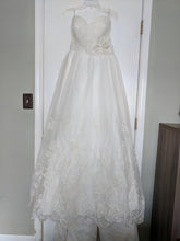 Load image into Gallery viewer, Allure Bridals &#39;8757&#39; size 12 used wedding dress front view on hanger
