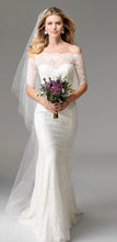 Load image into Gallery viewer, Wtoo &#39;Savannah&#39; size 4 new wedding dress front view on model
