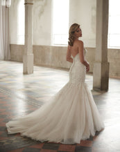 Load image into Gallery viewer, Allure Bridals &#39;9275&#39;
