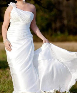Ella 'One Shoulder' size 6 used wedding dress front view on bride
