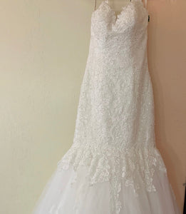 Maggie Sottero 'Marianne ' wedding dress size-08 PREOWNED