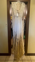 Load image into Gallery viewer, Catherine Deane &#39;Lita Gown&#39; wedding dress size-02 NEW
