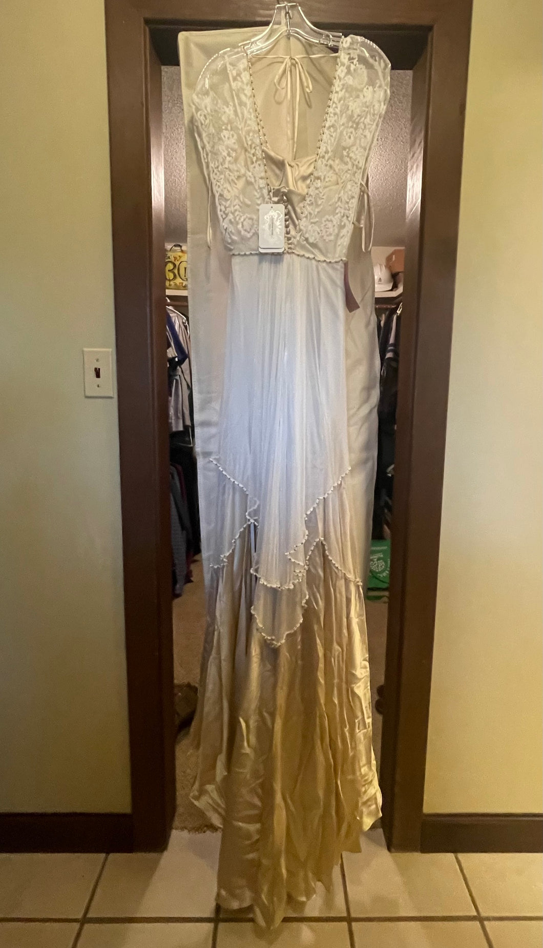 Catherine Deane 'Lita Gown' wedding dress size-02 NEW