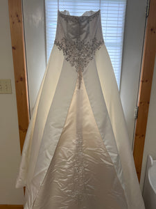 Allure Bridals '10/897962' wedding dress size-16 PREOWNED