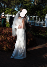 Load image into Gallery viewer, Mikaella &#39;12987&#39; wedding dress size-08 PREOWNED
