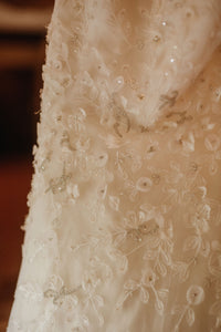 Christos 'Amsale Skye' wedding dress size-12 PREOWNED