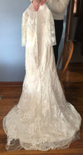 Load image into Gallery viewer, Oleg Cassini &#39;Cwg638&#39; wedding dress size-10 PREOWNED
