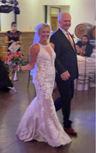 Load image into Gallery viewer, Galina Signature &#39;SWG843&#39; wedding dress size-06 PREOWNED
