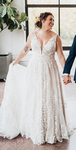 Madi Lane 'ML22688LN Jaya LN' wedding dress size-12 PREOWNED