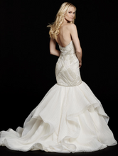 Load image into Gallery viewer, Hayley Paige &#39;Yoko 6561&#39; size 10 used wedding dress back view on model
