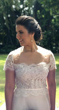 Load image into Gallery viewer, Reem Acra &#39;Beautiful&#39; size 14 used wedding dress front view on bride
