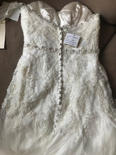 Load image into Gallery viewer, Melissa Sweet &#39;4XLMS251130&#39; wedding dress size-00 NEW

