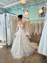 Load image into Gallery viewer, Rish Bridal  &#39;Aspen &#39; wedding dress size-02 NEW

