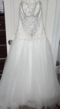 Load image into Gallery viewer, Sottero and Midgley &#39;Unknown&#39; wedding dress size-08 PREOWNED
