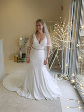 Load image into Gallery viewer, Allure Bridals &#39;3101&#39; size 10 new wedding dress front view on bride
