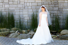 Load image into Gallery viewer, Demetrios &#39;562&#39; size 4 used wedding dress front view on bride
