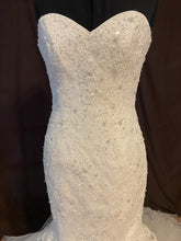 Load image into Gallery viewer, Maggie Sottero &#39;Fit and Flare&#39; wedding dress size-10 NEW
