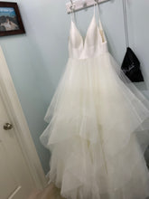 Load image into Gallery viewer, Stella york &#39;6988&#39; wedding dress size-10 NEW
