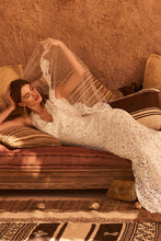 Load image into Gallery viewer, BHLDN &#39;Cheyenne&#39; size 0 new wedding dress front view on bride
