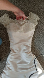 Anjolique Bridal 'Not sure' wedding dress size-08 PREOWNED