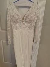 Load image into Gallery viewer, Stella York &#39;C27TMN74787478ZZ13&#39; wedding dress size-06 PREOWNED
