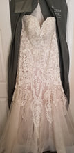 Load image into Gallery viewer, Allure Bridals &#39;9601&#39; wedding dress size-20 NEW
