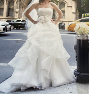 Vera Wang '122310' wedding dress size-06 PREOWNED