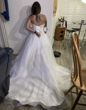 Load image into Gallery viewer, Maggie Sottero &#39;Maggie Sottero&#39; wedding dress size-10 NEW
