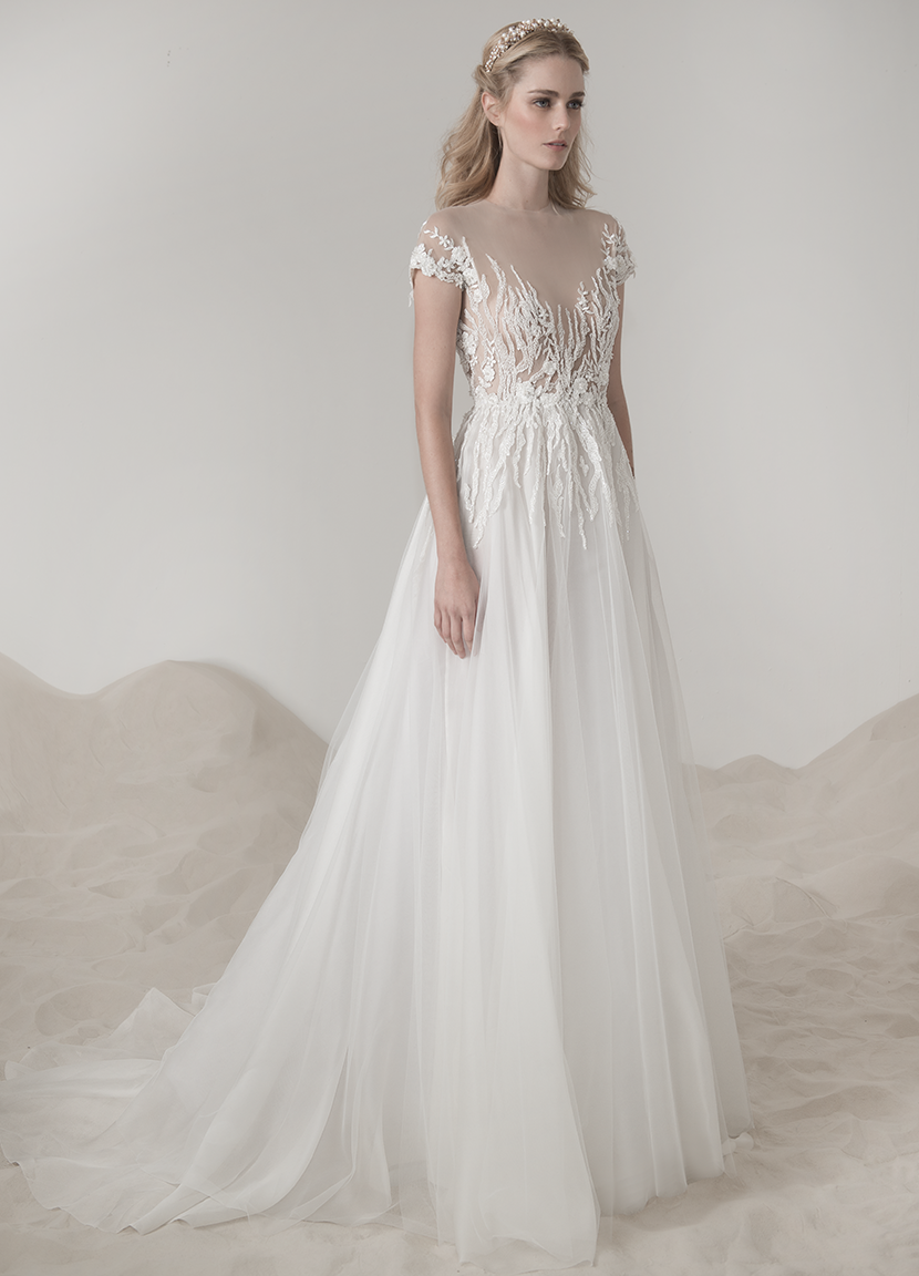 Lee Petra Grebenau 'Alice' size 4  sample wedding dress front view on model