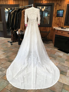 Carolina Herrera 'Long Sleeved' size 4 used wedding dress back view on hanger