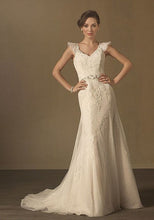 Load image into Gallery viewer, Alfred Angelo &#39;2437&#39; size 12 used wedding dress front view on model
