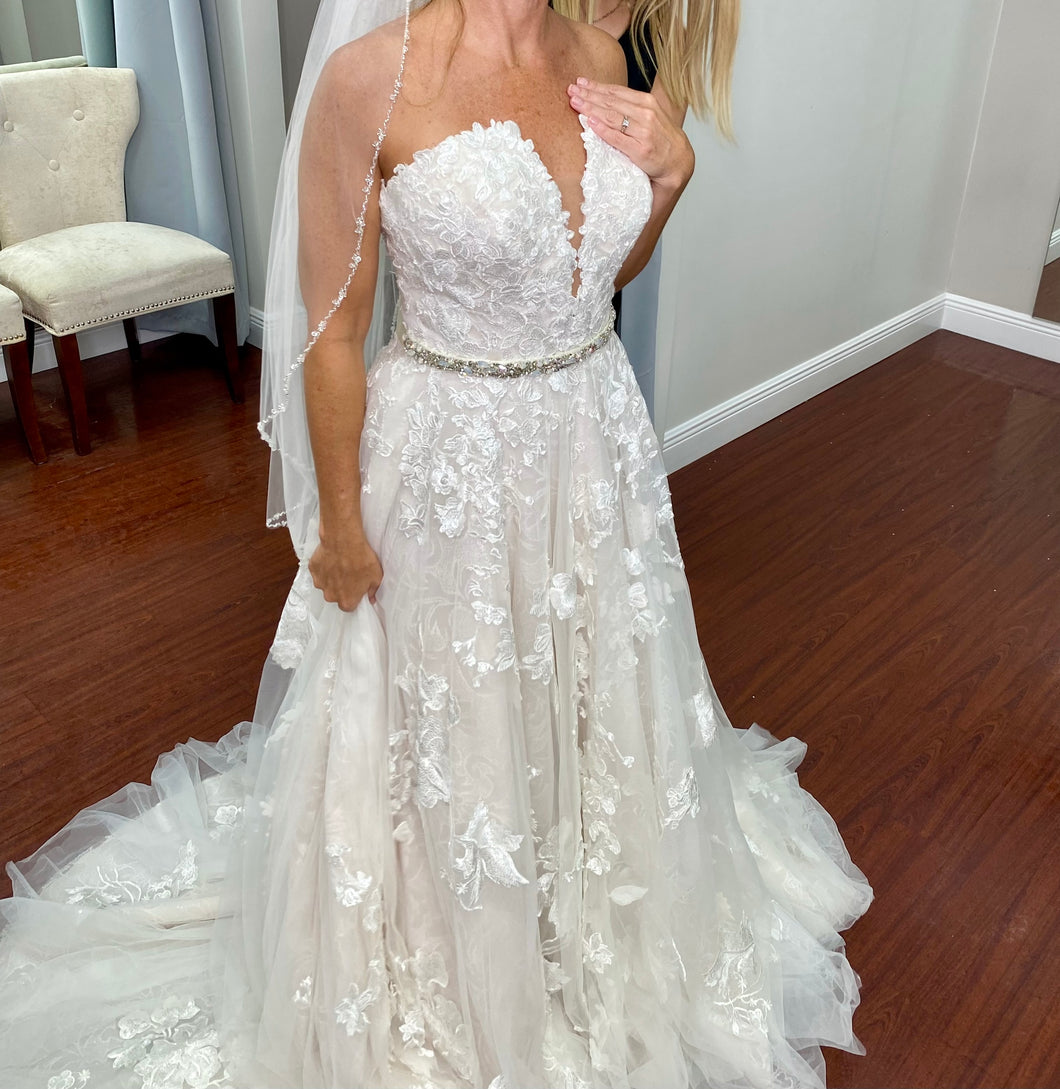 Stella York '7064' wedding dress size-08 NEW