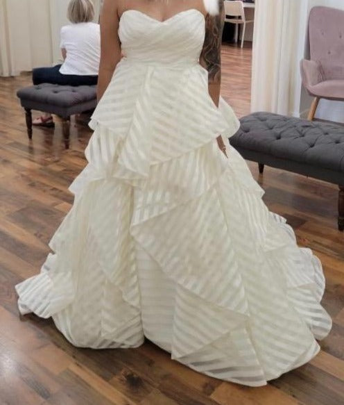 Hayley Paige 'Guindon 6315' wedding dress size-08 SAMPLE