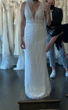 Load image into Gallery viewer, Made With Love &#39;Ryder&#39; wedding dress size-10 NEW
