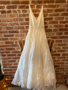 sassi holford 'Amelia' wedding dress size-06 SAMPLE