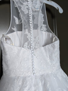 Vera Wang White 'Illusion Floral' size 4 new wedding dress back view on hanger