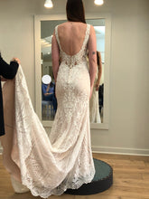 Load image into Gallery viewer, Allure Bridals &#39;C502&#39; wedding dress size-06 PREOWNED
