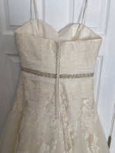 Load image into Gallery viewer, JUSTIN ALEXANDER &#39;4160&#39; wedding dress size-14 NEW
