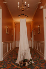 Load image into Gallery viewer, Allure Bridals &#39;9603 with custom neckline&#39; wedding dress size-02 PREOWNED
